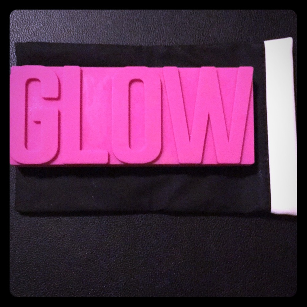 New GlamGlow GlowPowder Highlighter Palette